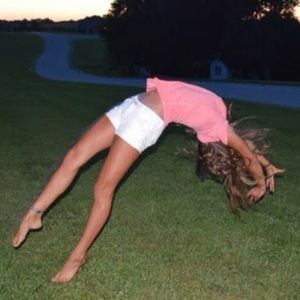 Meet your Posher, Elizabeth